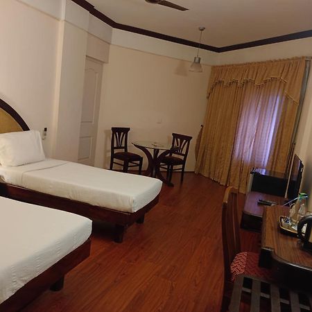 Manuelsons Malabar Palace Кожикод Екстериор снимка
