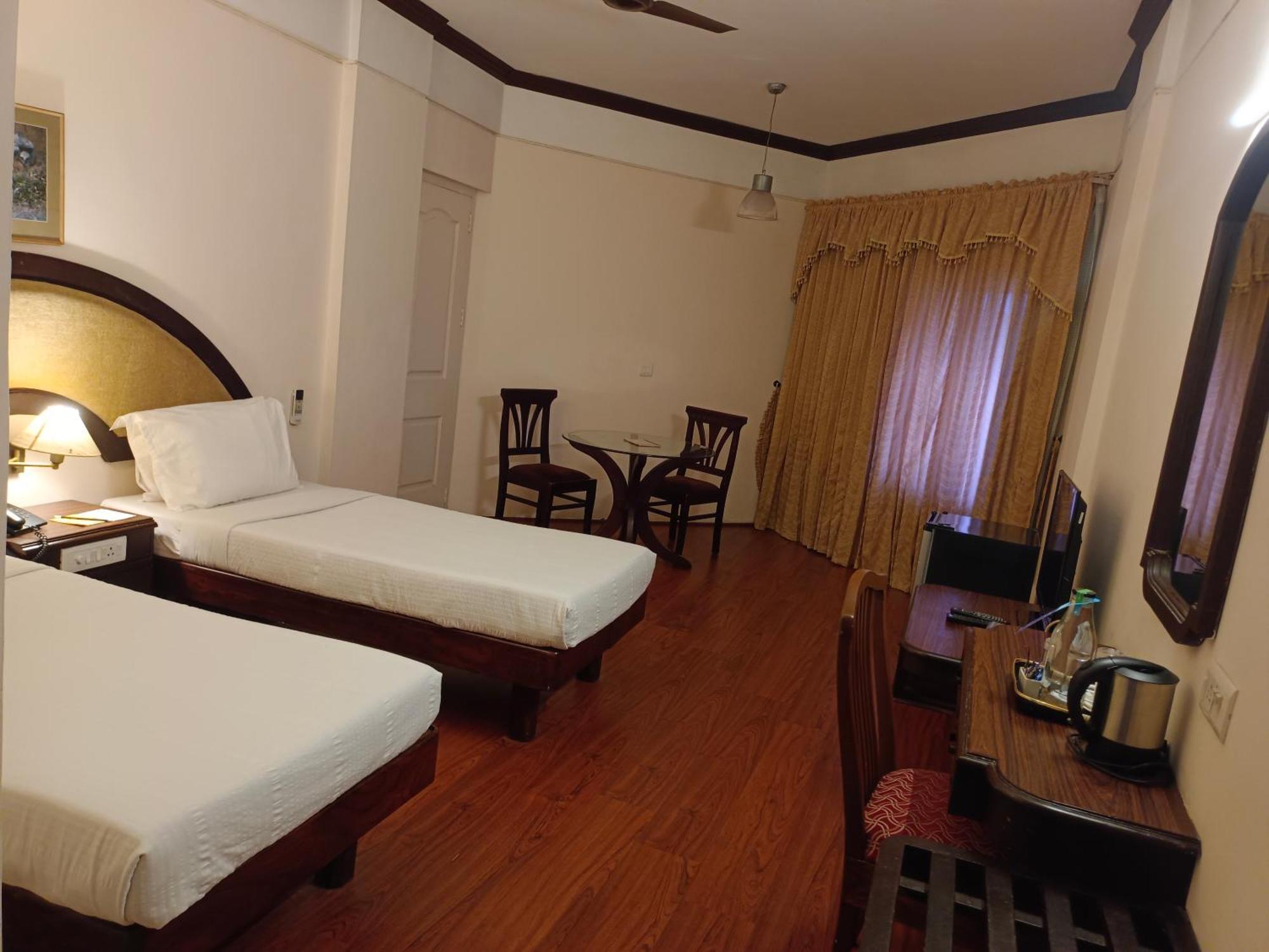 Manuelsons Malabar Palace Кожикод Екстериор снимка