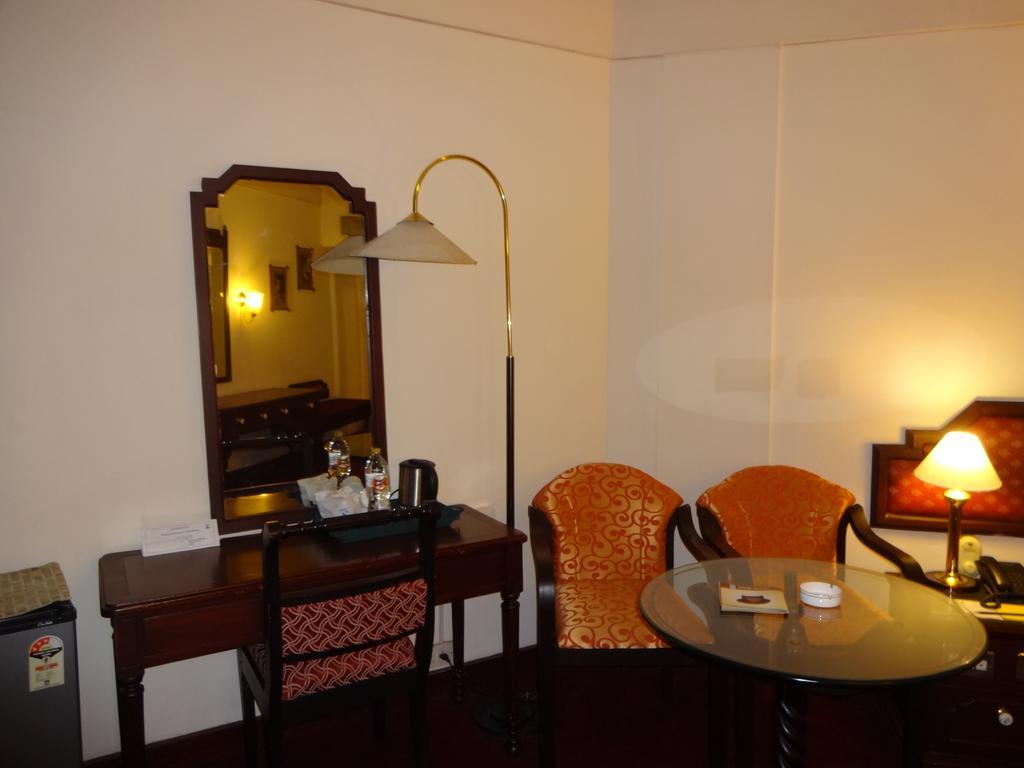 Manuelsons Malabar Palace Кожикод Екстериор снимка