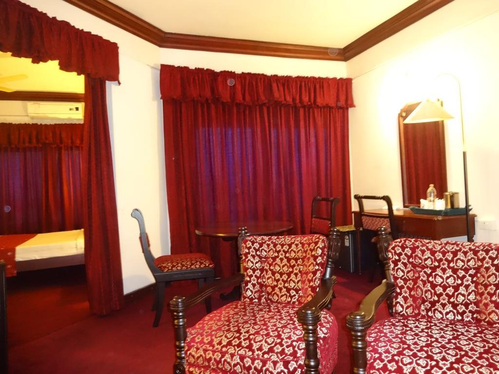 Manuelsons Malabar Palace Кожикод Екстериор снимка